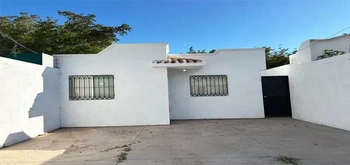 13_2891 | En Venta bonita Casa Una Planta, Fraccionamiento Cedros. | Realhaus