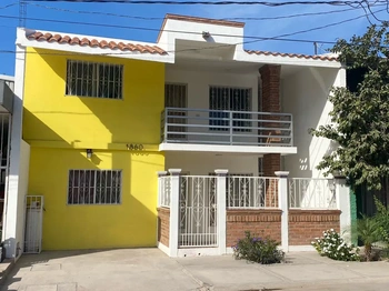 1_2510 | CASA EN VENTA COL. JARAMILLO | Realhaus
