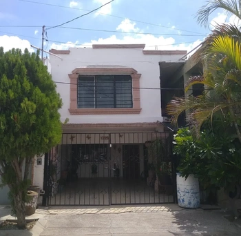 5_2643 | CASA EN VENTA  COL SCALLY | Realhaus
