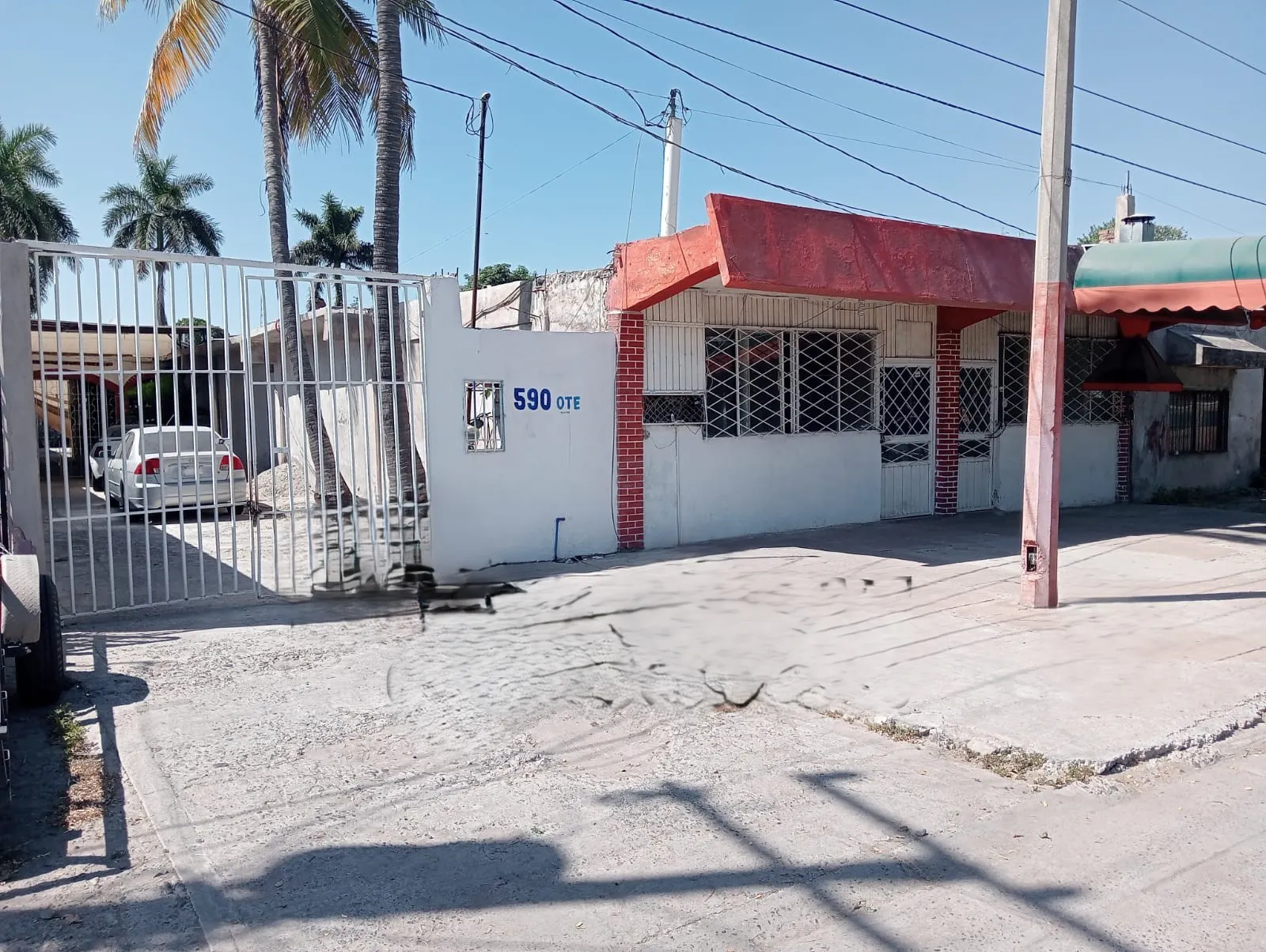 Venta de Casa con Dos Locales Incluidos